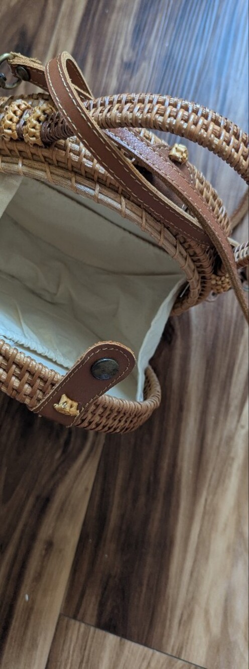 Round Purse - Picture 3 of 5